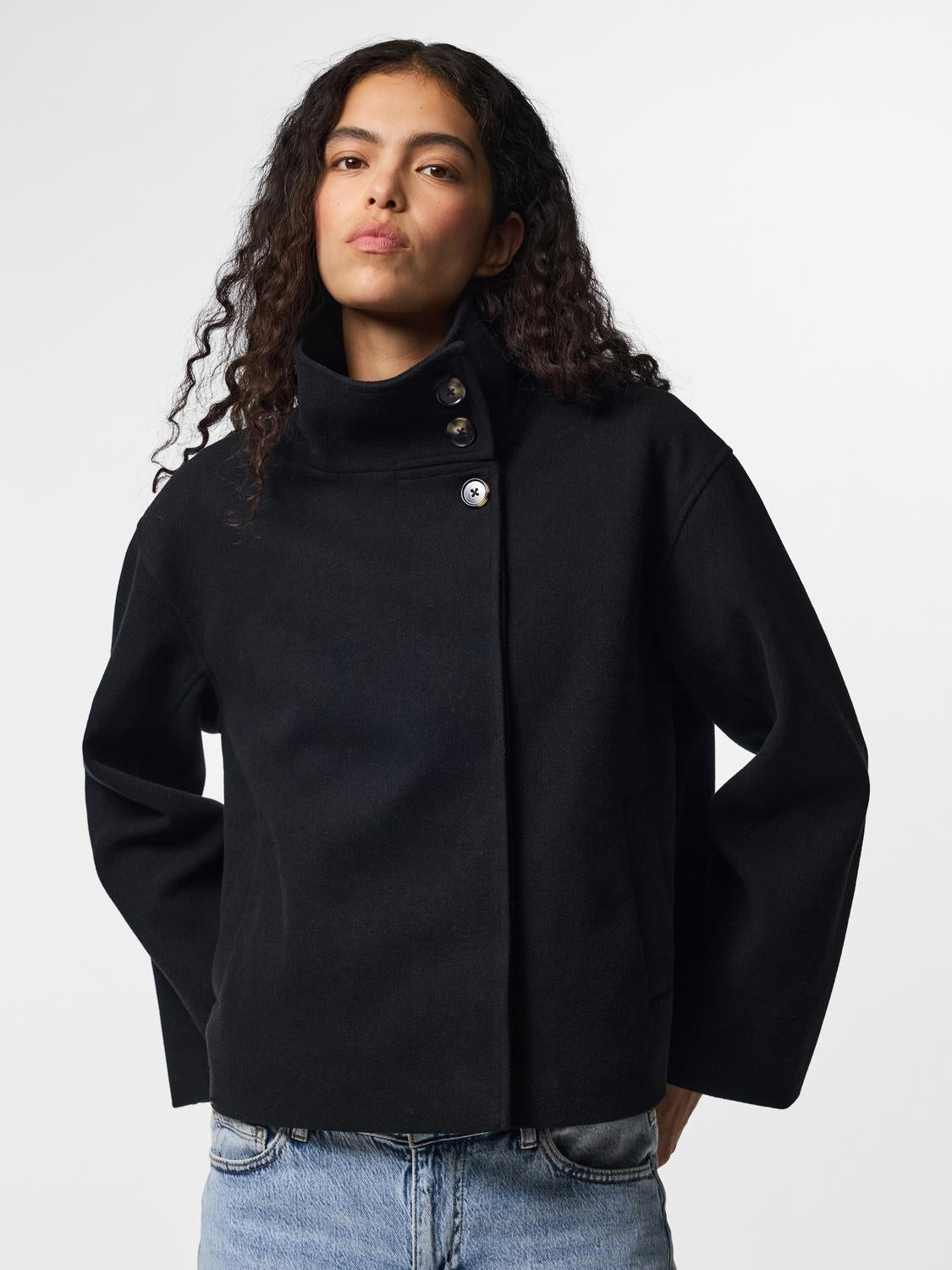 model_shot-front